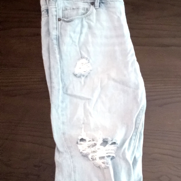 Ann Taylor Loft Distressed Crop Jeans - Picture 3 of 7